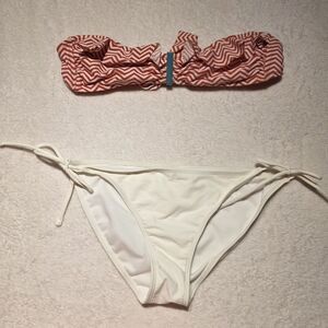 Stylish Zigzag Bikini Set - Red and White